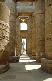  الحضارة الفرعونية 180px-Hypostyle_hall,_Karnak_temple