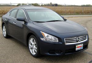 2005 Nissan maxima curb weight