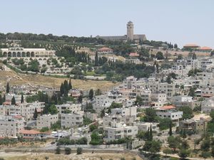 القدس 300px-Bet_Orot