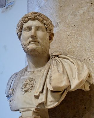 https://www.marefa.org/images/thumb/d/d7/Bust_Hadrian_Musei_Capitolini_MC817.jpg/315px-Bust_Hadrian_Musei_Capitolini_MC817.jpg