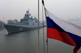 سفينة حربية-علم روسيا.jpg