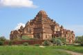 "One-face"-style Gawdawpalin Temple (left) and "four-face" Dhammayangyi Temple