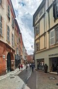 31 - Toulouse - Rue de la pomme vue de la rue du Fourbastard à la place Saint-Georges.jpg