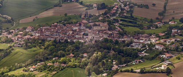 Verfeil (Haute-Garonne) aerial east exposure.jpg