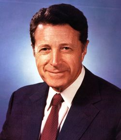 Caspar Weinberger official photo.jpg