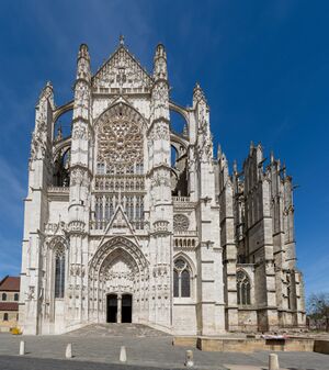 Beauvais Cathedral Exterior 2, Picardy, France - Diliff.jpg