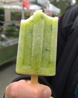 Cucumber, elderflower and mint ice pop from Nicepops (18159920902).jpg