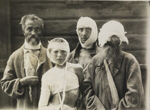 ضحايا پوگروم في خودوركيڤ، ارتكبتها مديرية أوكرانيا عام 1919. من مجموعة الصور الوطنية المملوكة لعائلة پريتسكر، مكتبة إسرائيل الوطنية