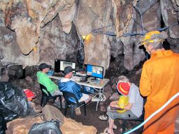 Rising star cave exploration (14054047275).jpg