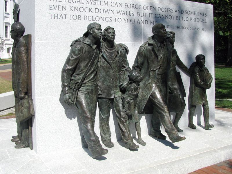 ملف:Virginia Civil Rights Memorial wide.jpg