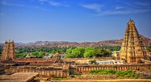 Hampi virupaksha temple.jpg