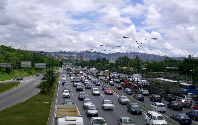 ملف:Francisco Fajardo Highway in Chacao Municipality.jpg