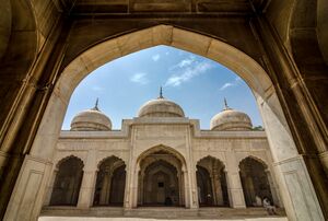 Moti Masjid lahore fort.jpg