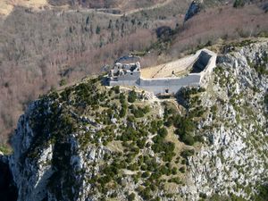 Château de Montségur - vue aérienne.jpg