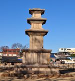 Three storied stone pagoda of east in Suljeong-ri2.JPG