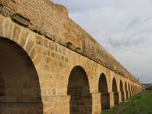 Zaghouan aqueduc.jpg