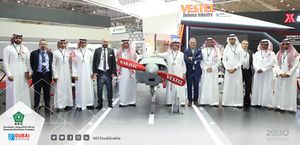 شركة الإلكترونيات المتقدمة السعودية توقع اتفاق نوايا لشراء وتجميع المسيّرة التركية ڤستل قرةيل، على هامش معرض طيران دبي 2017.