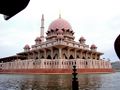 Putrajaya-Mosque.jpg