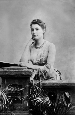 Beatrice Webb, c1875.jpg