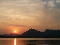 Lake Fatehsagar.jpg