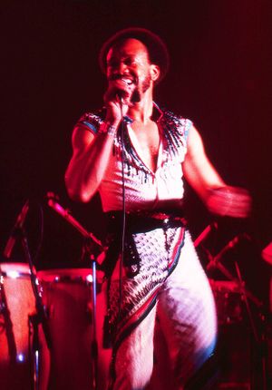 Maurice White 1982.jpg