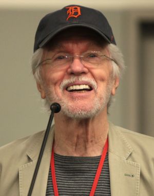 Tom Skerritt 2014 (cropped).jpg