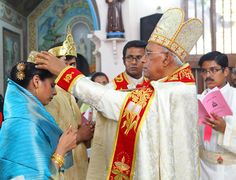 Crowning during a Nasrani wedding in the Syro-Malabar Catholic Church
