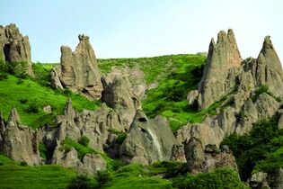 The "stone-pyramids" of Goris