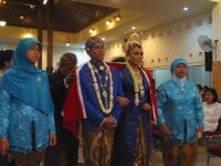 Panggih ceremony, meeting between bride and groom on their wedding day