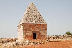 BaudaS,pyramidtomb.jpg