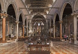 Nave of Santo Stefano (Venice).jpg