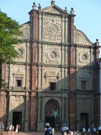 Basilica of Bom Jesus front.JPG
