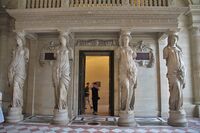 The Caryatids by Jean Goujon (1550–1551) in the Salle des Caryatides of اللوڤر