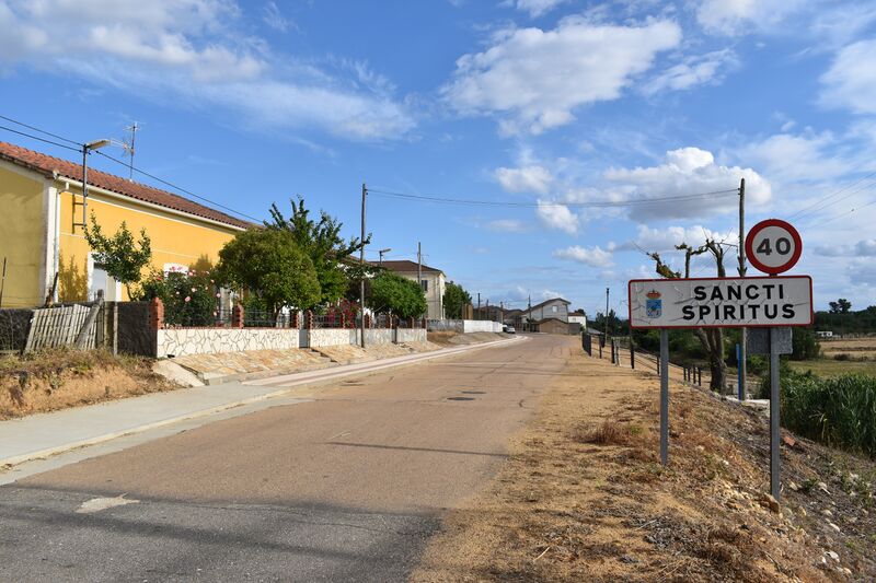 ملف:Entrada Sancti-Spíritus, Salamanca.jpg - المعرفة