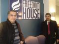 نبيل رجب (يسار) في زيارة لبيت الحرية برفقة عبد الهادي الخواجة (يمين).